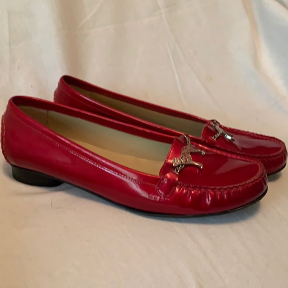 RARE STUART WEITZMAN PATENT LEATHER FLAT